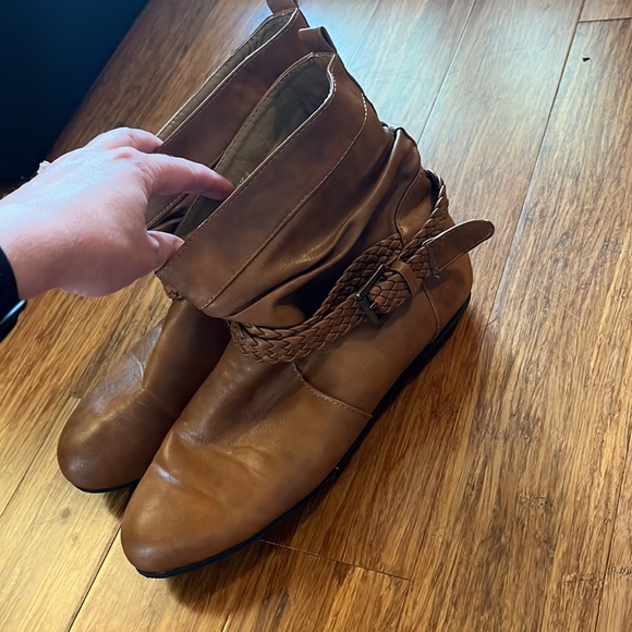 Wet Seal size 9 brown cognac boots - Picture 2 of 3